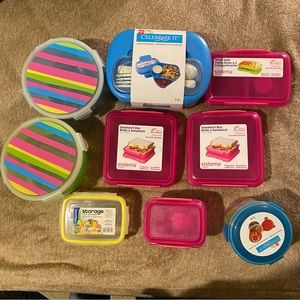 Plastic food storage containers